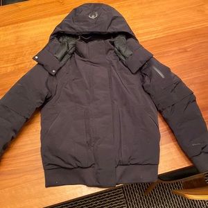 Lululemon Winter Warrior Bomber Jacket - Black - Size 6, removable hood